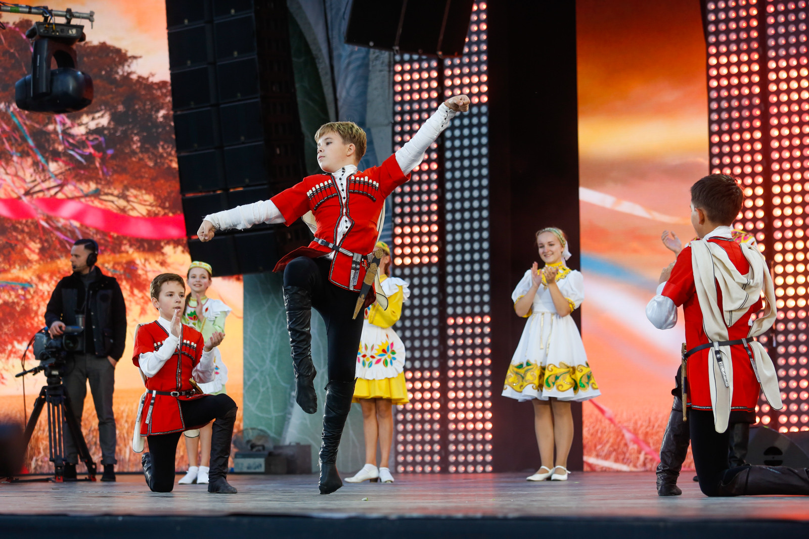 Легендарный детский ансамбль в  Государственном Кремлевском дворце