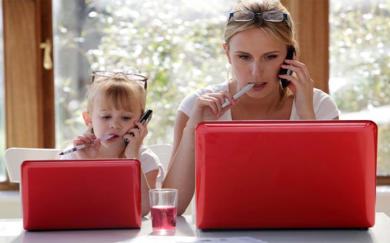 55% родителей считают, что не только их дети, но и они сами проводят в сети слишком много времени