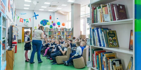 Отправиться в путешествие по России и научиться народным танцам: что ждет детей в «Библиосумерки» в Москве